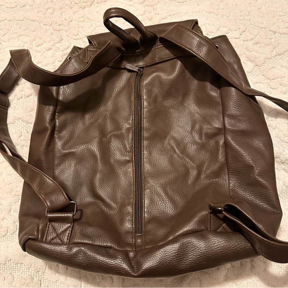 Vintage | Backpack | Unlisted a Kenneth Cole Production Chocolate Brown Backpack - Picture 2 of 13